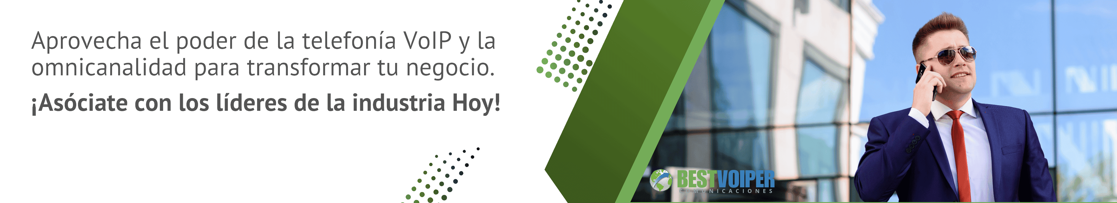 Banner con texto a la izquierda y la imagen de un empresario llamando por su celular a la derecha